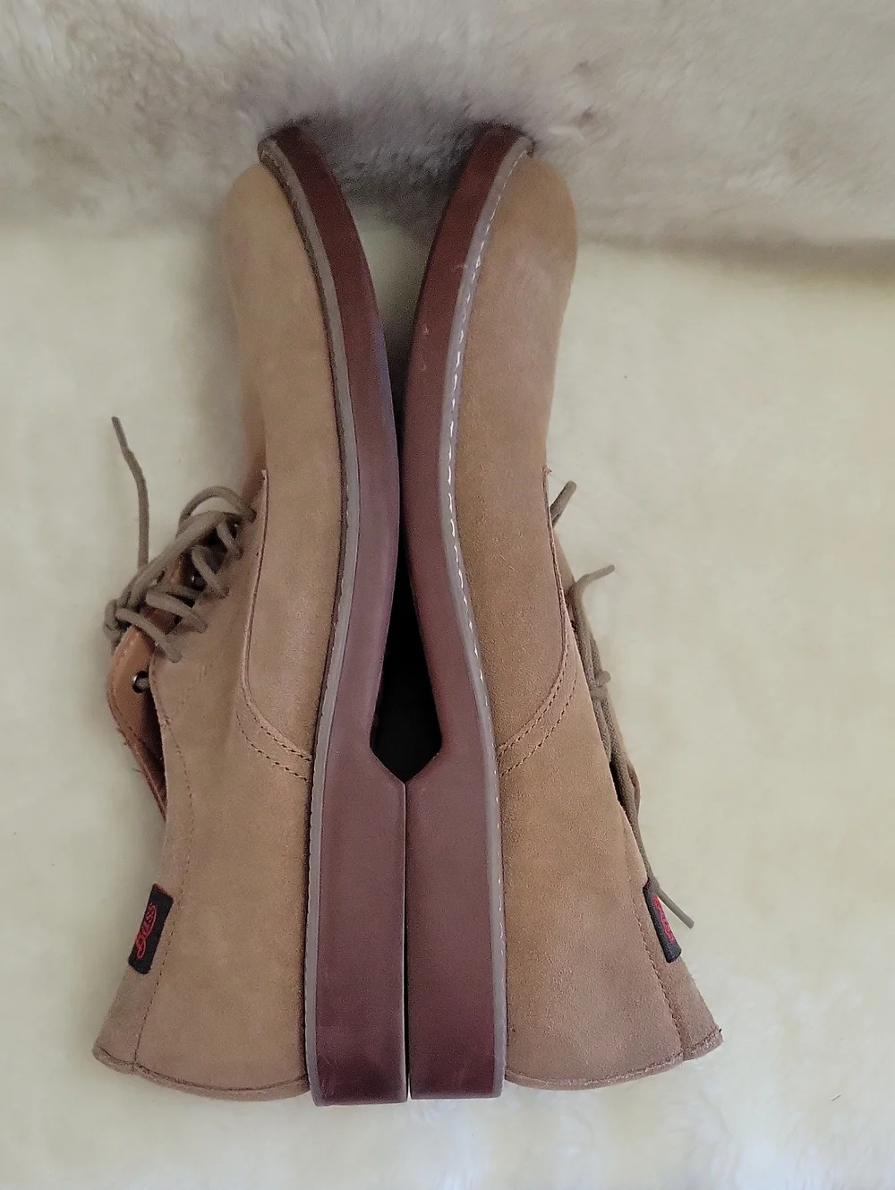 G.H.Bass Men’s Suede Lace-Up Oxfords in Taupe. Size 9M